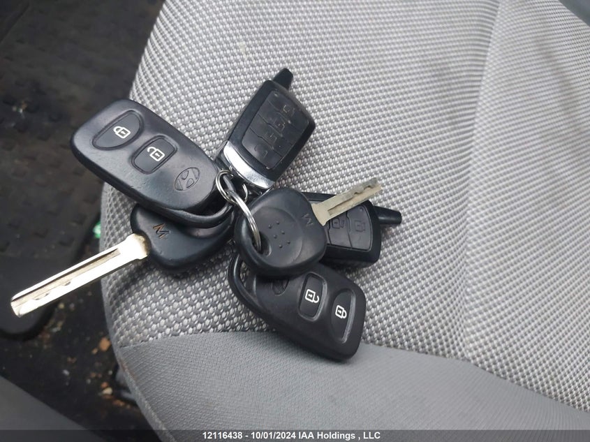 2012 Hyundai Accent Gls/Gs VIN: KMHCT4AE6CU258828 Lot: 12116438