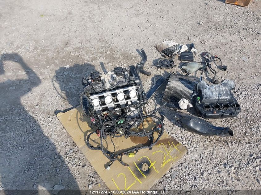 2001 Suzuki Gsx-R1000 VIN: JS1GT74A812108111 Lot: 12117274