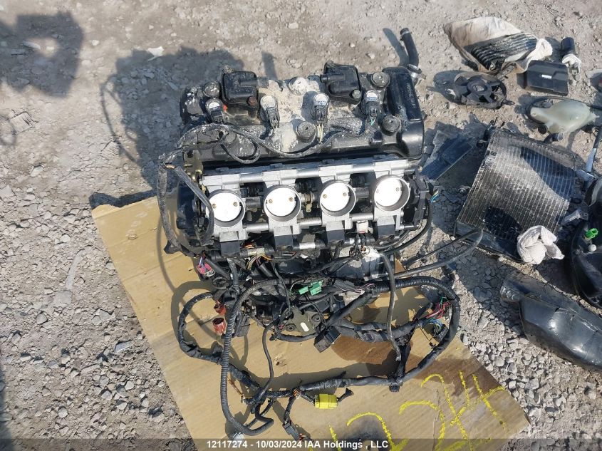 2001 Suzuki Gsx-R1000 VIN: JS1GT74A812108111 Lot: 12117274