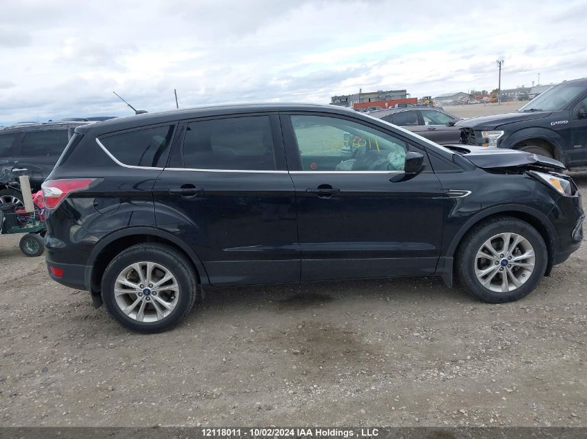 1FMCU0GD5HUA06452 2017 Ford Escape Se