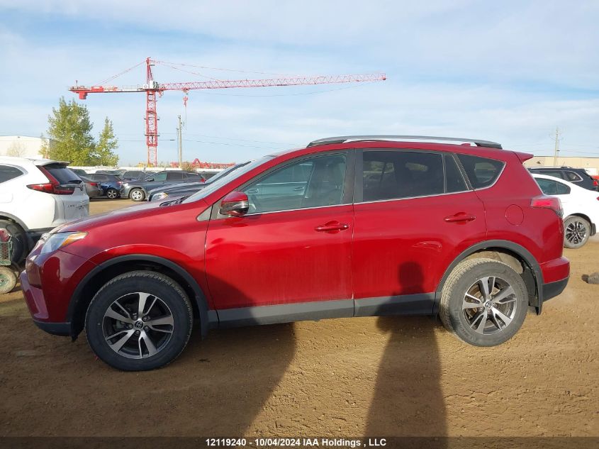 2T3BFREV2JW766888 2018 Toyota Rav4 Le