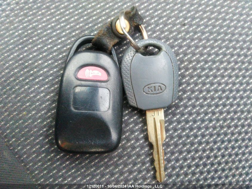 KNADE223796570364 2009 Kia Rio