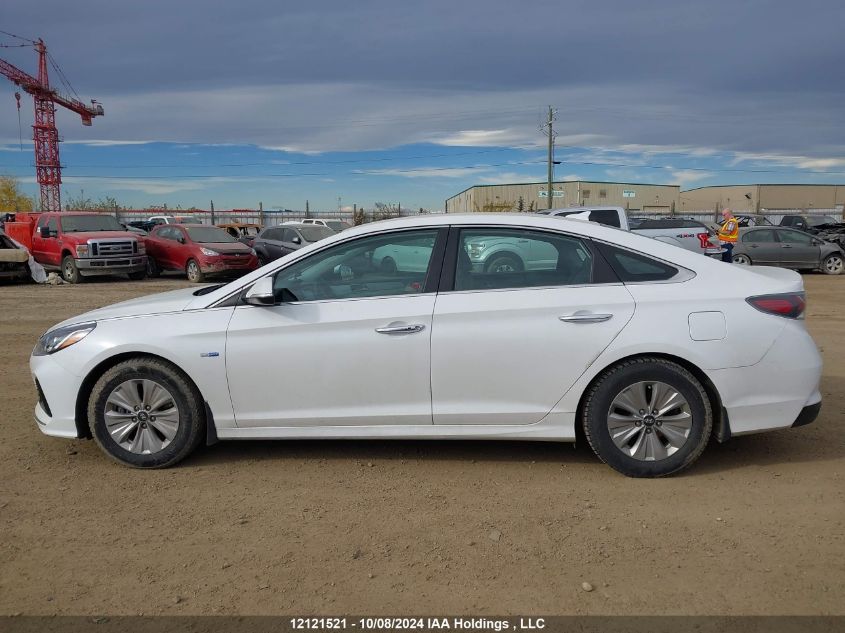 2019 Hyundai Sonata Hybrid/Se VIN: KMHE24L31KA090720 Lot: 12121521