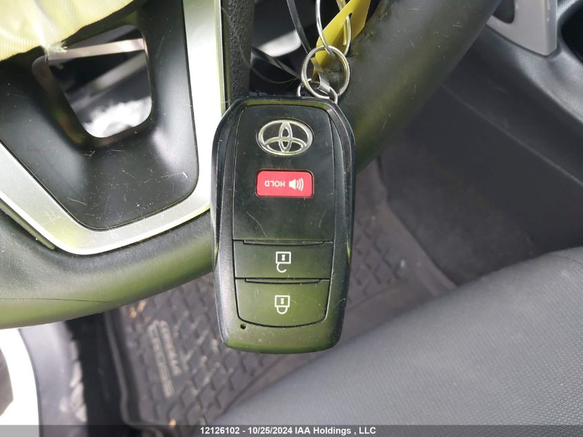 Image 11 of 2022 Toyota Corolla Cross  salvage vehicle - Lot #12126102 at IAAI