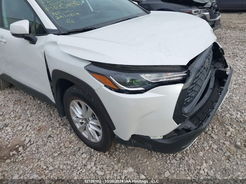 Image 17 of 2022 Toyota Corolla Cross  salvage vehicle - Lot #12126102 at IAAI