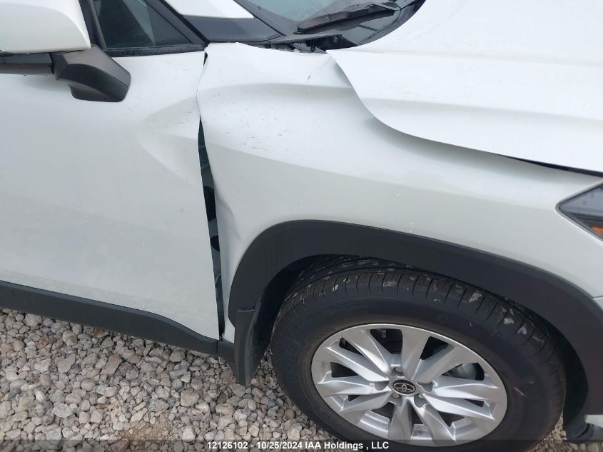 Image 18 of 2022 Toyota Corolla Cross  salvage vehicle - Lot #12126102 at IAAI