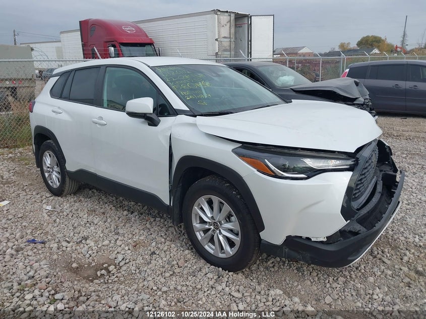 Image 1 of 2022 Toyota Corolla Cross  salvage vehicle - Lot #12126102 at IAAI