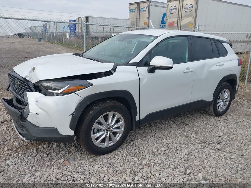 Image 2 of 2022 Toyota Corolla Cross  salvage vehicle - Lot #12126102 at IAAI