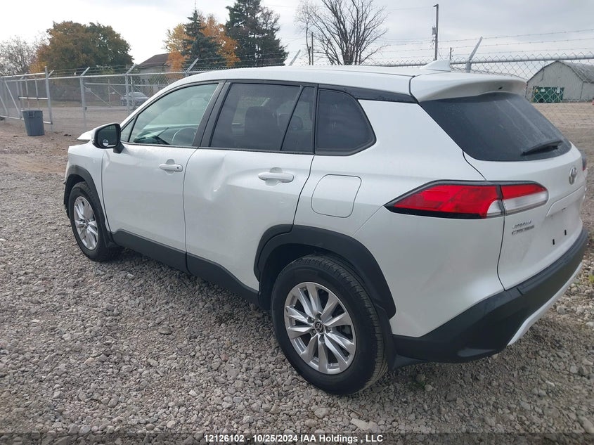 Image 3 of 2022 Toyota Corolla Cross  salvage vehicle - Lot #12126102 at IAAI