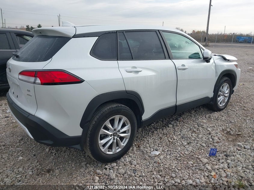 Image 4 of 2022 Toyota Corolla Cross  salvage vehicle - Lot #12126102 at IAAI