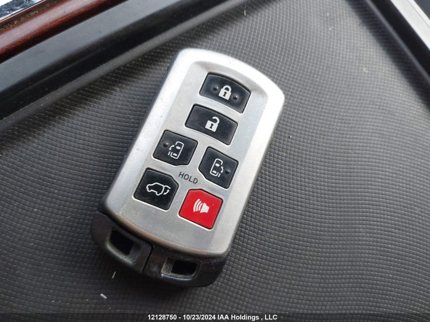 2014 Toyota Sienna Xle 7 Passenger VIN: 5TDDK3DC2ES087597 Lot: 12128750