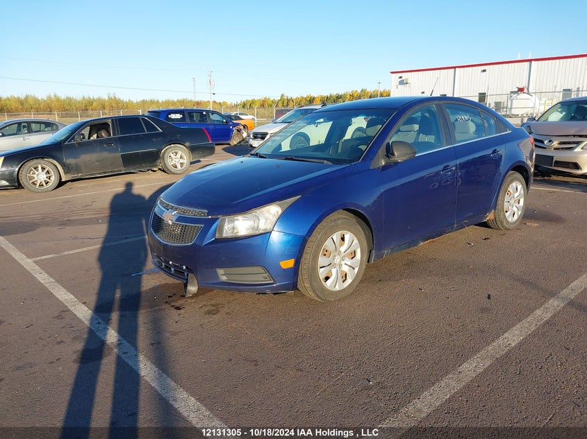 4V4NC9EH7KN900923 2019 VOLVO  photo no. 2