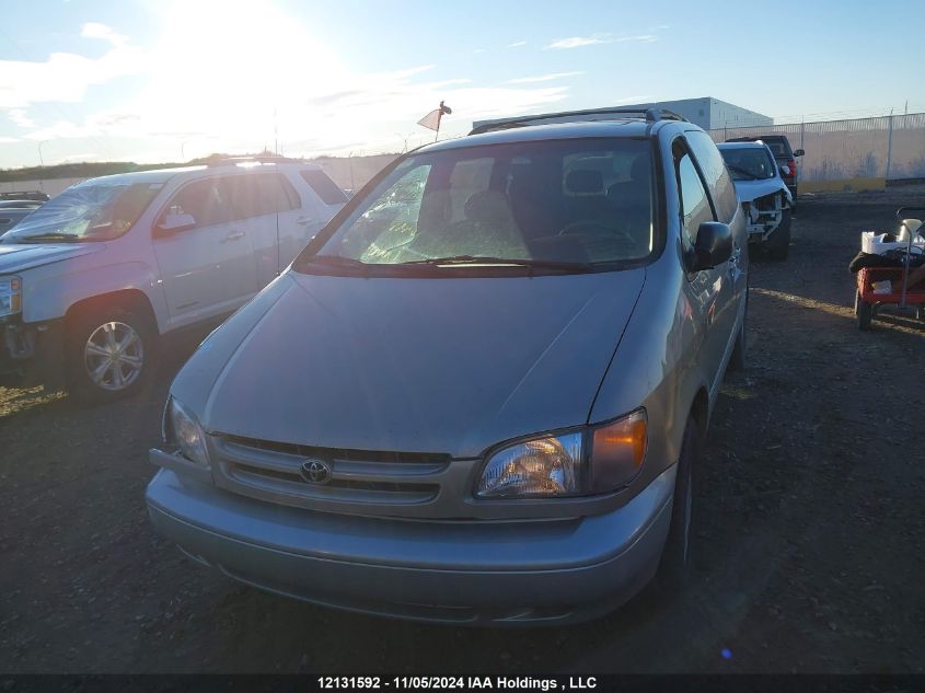 2000 Toyota Sienna Le/Xle VIN: 4T3ZF13C1YU236746 Lot: 12131592