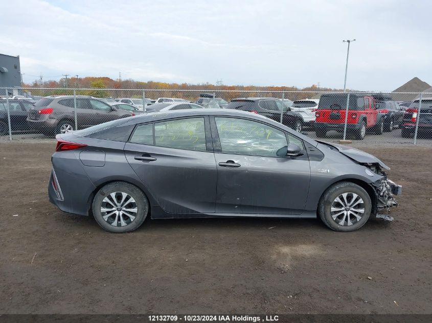 2020 Toyota Prius Prime Le/Xle/Limited VIN: JTDKARFP1L3137935 Lot: 12132709