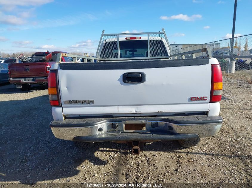 2004 GMC Sierra K2500 Heavy Duty VIN: 1GTHK29U34E163152 Lot: 12136097