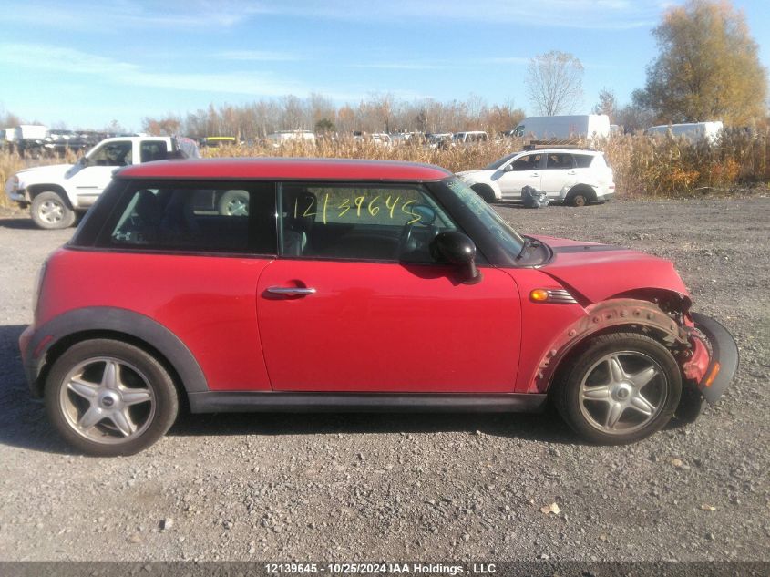 2010 Mini Cooper Hardtop VIN: WMWMF3C56ATZ27025 Lot: 12139645