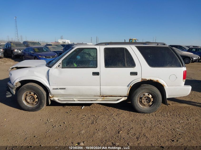 1998 Chevrolet Blazer VIN: 1GNDT13W2W2220923 Lot: 12143304