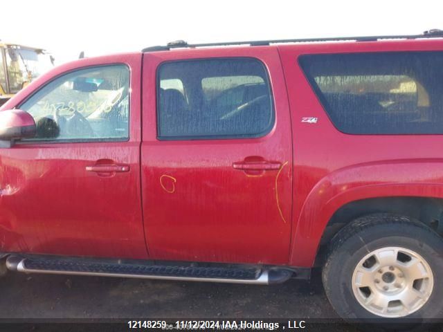 2014 Chevrolet Suburban VIN: 1GNSKJE77ER216811 Lot: 12148259