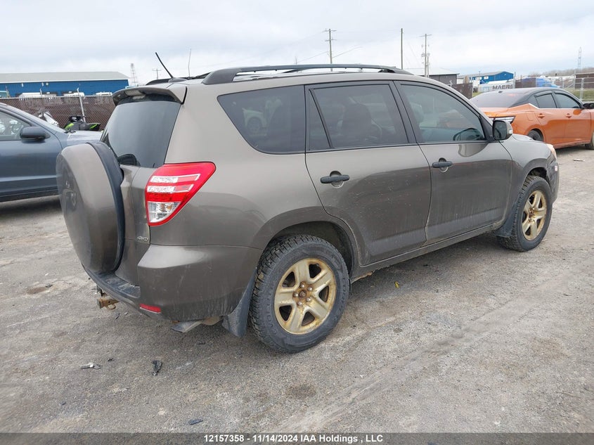 4V4NC9EH9FN912447 2015 VOLVO  photo no. 4