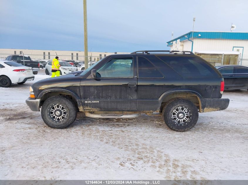 2000 Chevrolet Blazer VIN: 1GNCT18W5YK266222 Lot: 12164634