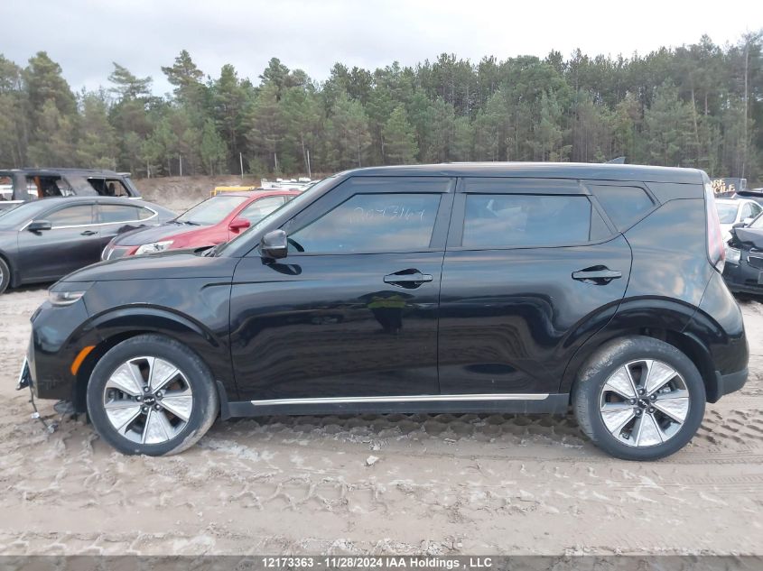 2023 Kia Soul Ev VIN: KNDJ33A17P7030828 Lot: 12173363