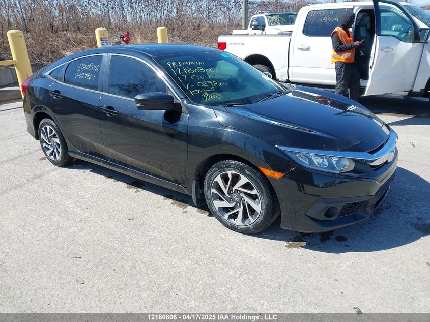 2HGFC2F8XHH029864 2017 Honda Civic Sedan auction photo 1