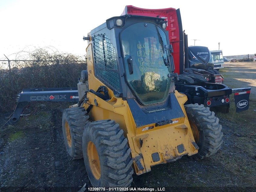1T0332GKJHE315242 2017 John Deere 332E Skid Steer auction photo 1