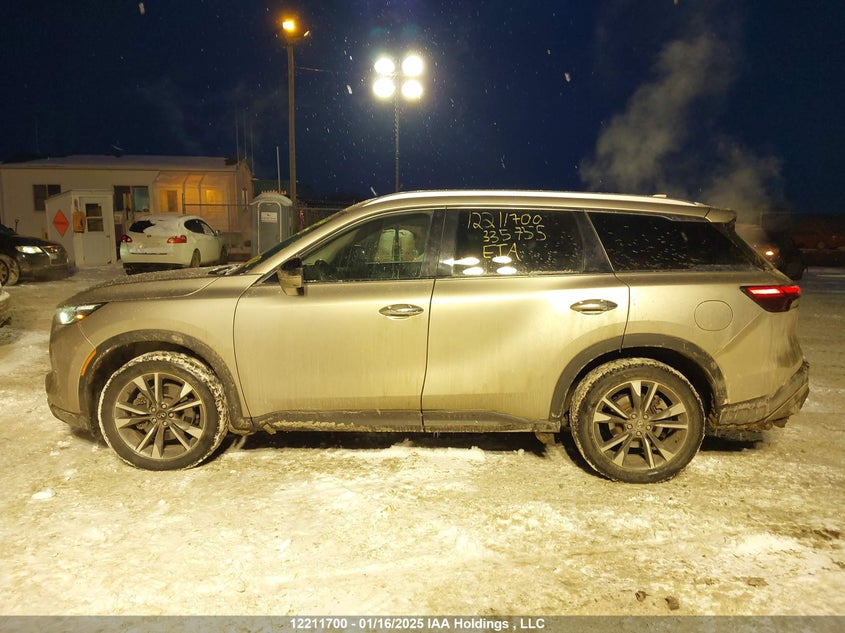 Image 14 of 2022 Infiniti QX60  salvage vehicle - Lot #12211700 at IAAI