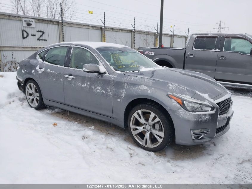 2015 Infiniti Q70