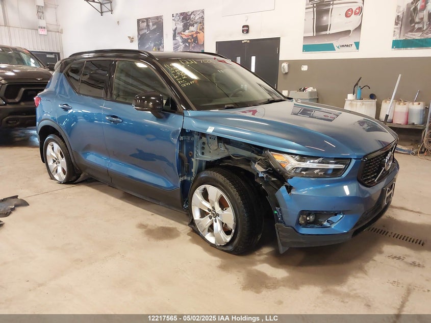 2021 VOLVO XC40 T5 R-DESIGN | YV4162UMXM2531466