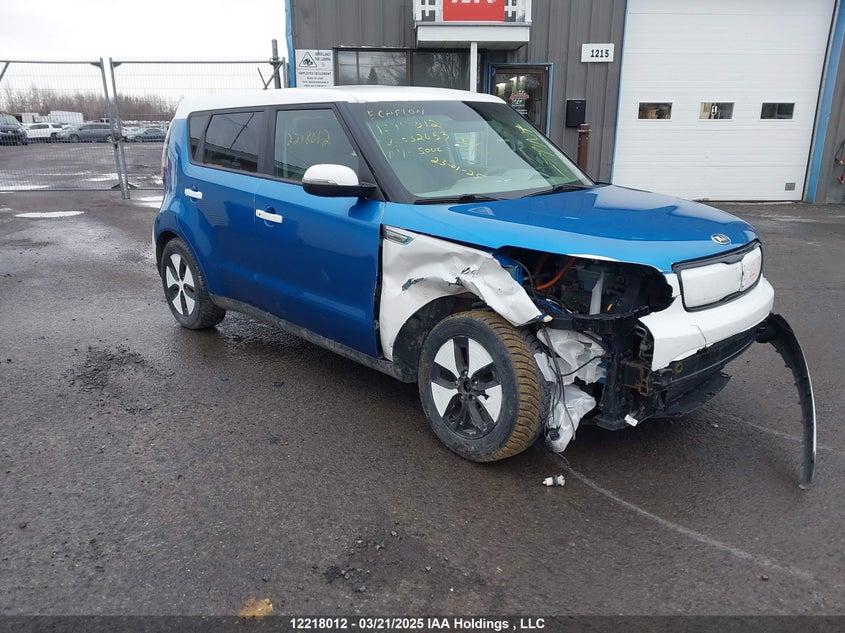 KNDJP3AEXJ7032653 KIA SOUL EV Photo 1