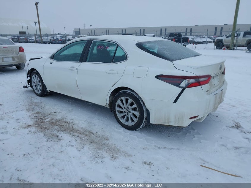 4T1G11BK0MU041156 2021 TOYOTA CAMRY photo no. 3