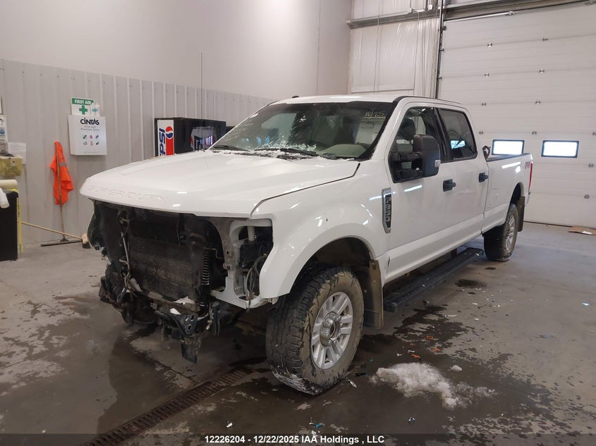 1FT8W3B60JEC01230 2018 FORD F350 photo no. 2