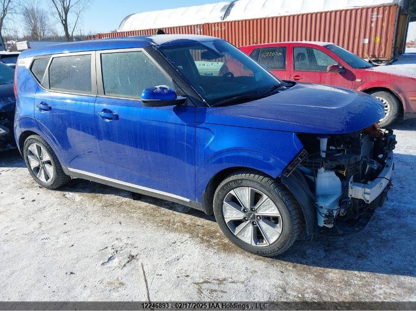 KNDJ33A12N7028322 KIA SOUL EV Photo 1