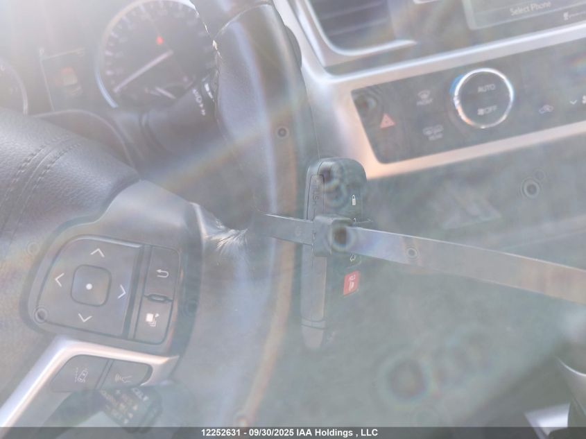 2018 Toyota Highlander Se/Xle VIN: 5TDJZRFH9JS539064 Lot: 12252631