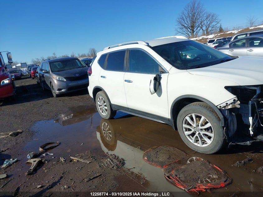 5N1AT2MV9JC736766 2018 NISSAN ROGUE photo no. 12