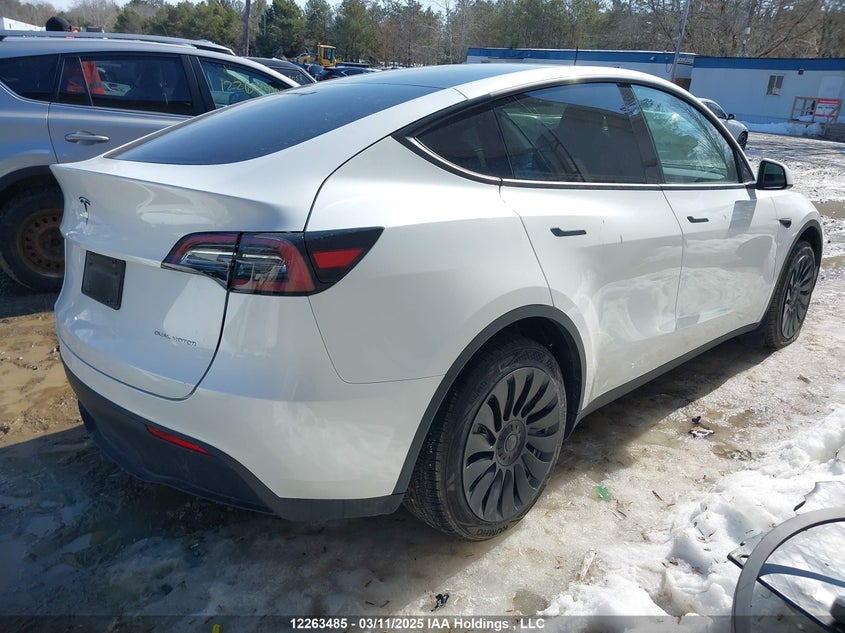7SAYGDEE2RF089677 2024 TESLA MODEL Y photo no. 4