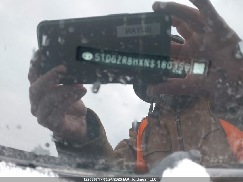 2022 Toyota Highlander Xle VIN: 5TDGZRBHXNS180359 Lot: 12269671