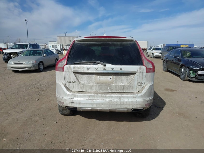 2015 Volvo Xc60 T6/Platinum VIN: YV4902RD9F2569321 Lot: 12274440