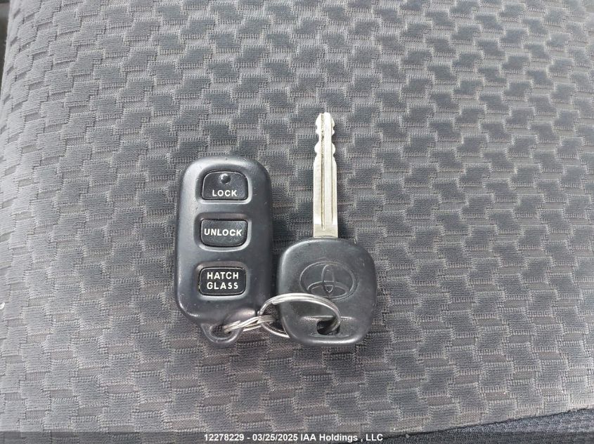 2007 Toyota Matrix Xr VIN: 2T1KR32E97C628390 Lot: 12278229