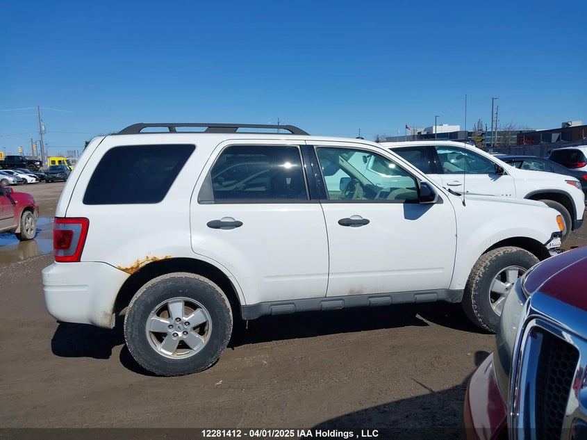 1FMCU9D79AKD40844 2010 FORD ESCAPE photo no. 13