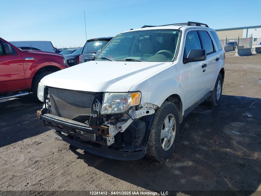 1FMCU9D79AKD40844 2010 FORD ESCAPE photo no. 2
