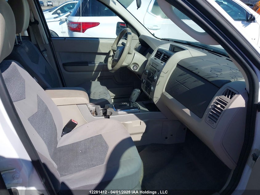 1FMCU9D79AKD40844 2010 FORD ESCAPE photo no. 5