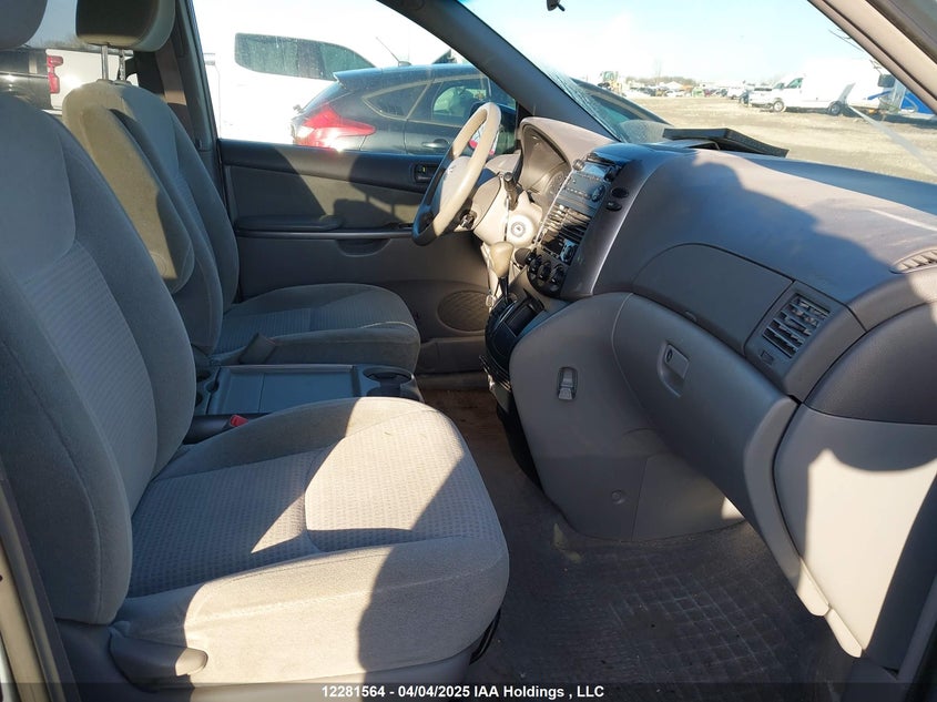 5TDZK4CC2AS290562 2010 TOYOTA SIENNA photo no. 5