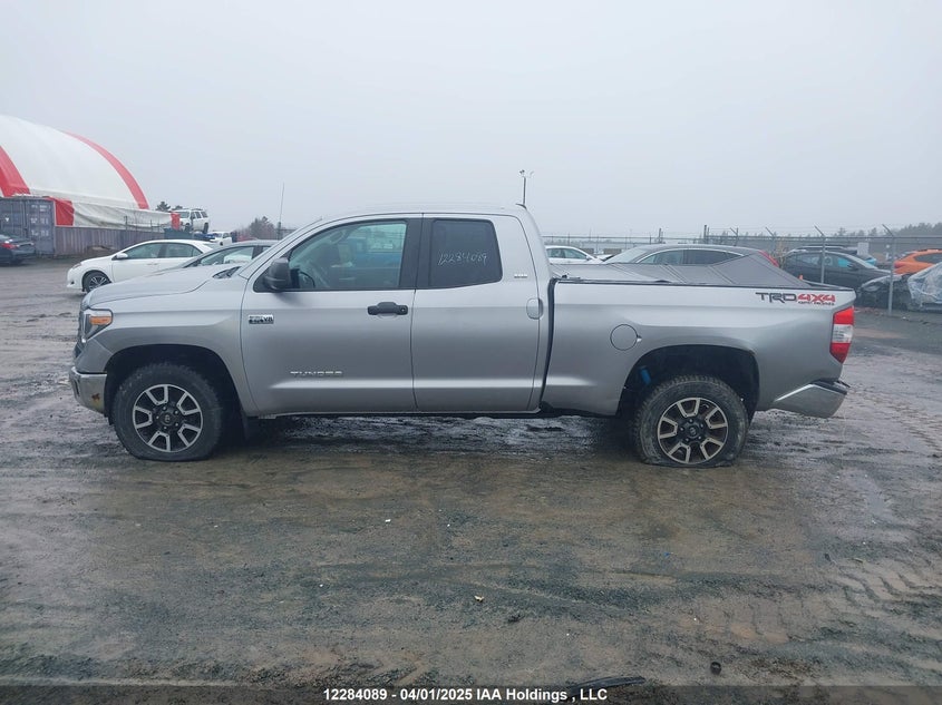 5TFUY5F13JX766353 2018 TOYOTA TUNDRA photo no. 15