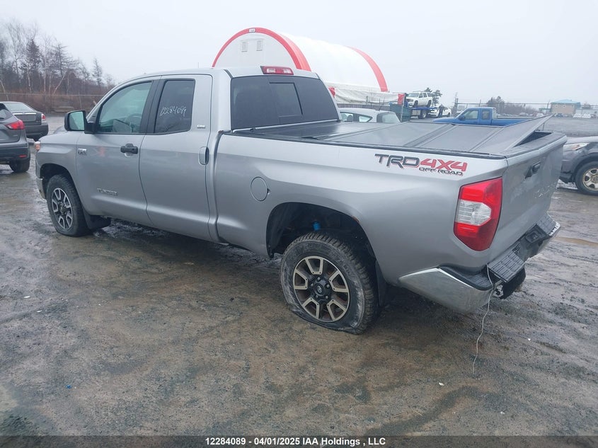 5TFUY5F13JX766353 2018 TOYOTA TUNDRA photo no. 3