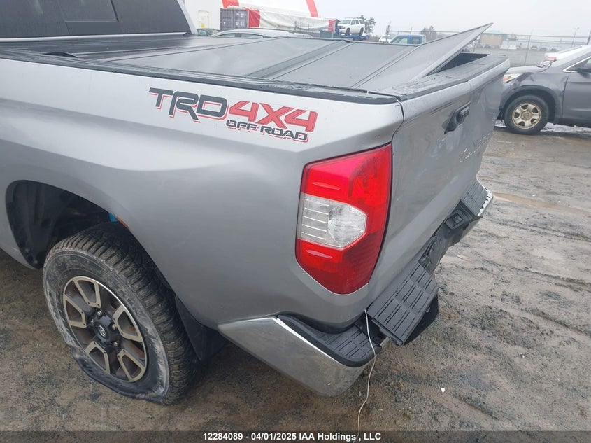 5TFUY5F13JX766353 2018 TOYOTA TUNDRA photo no. 6