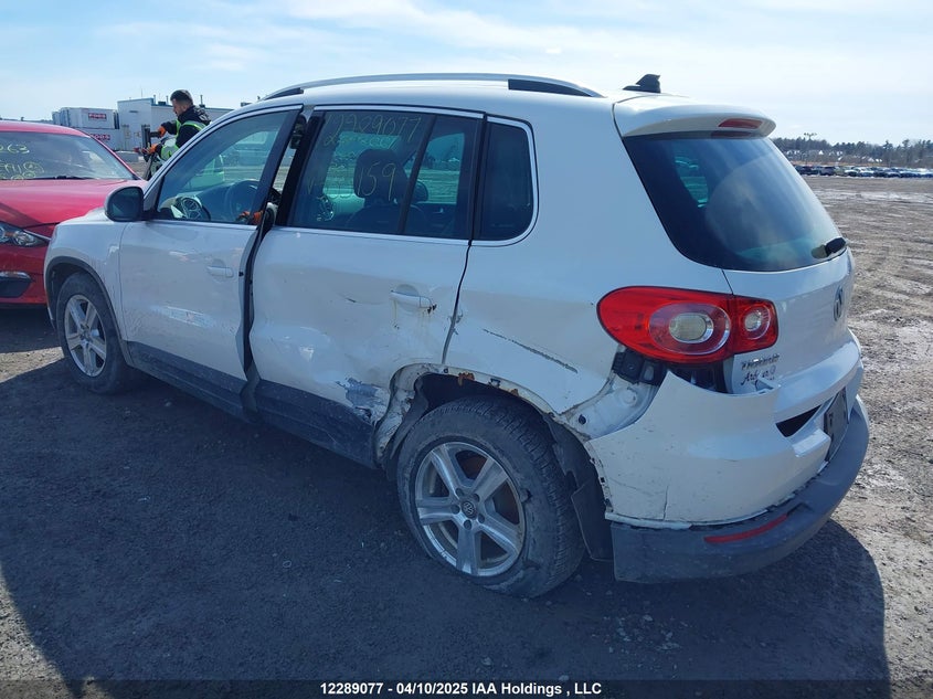 WVGBV7AX2AW535159 2010 VOLKSWAGEN TIGUAN photo no. 3