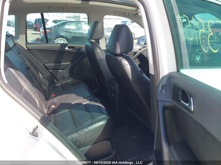 WVGBV7AX2AW535159 2010 VOLKSWAGEN TIGUAN photo no. 8