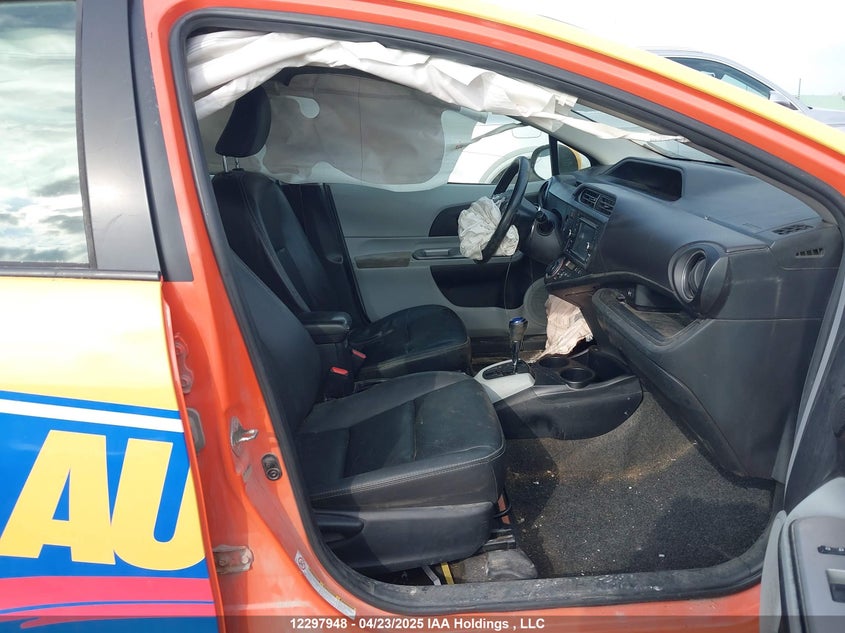 2013 Toyota Prius C VIN: JTDKDTB30D1051715 Lot: 12297948